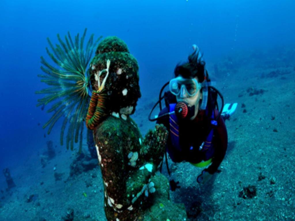 Tulamben Wreck Divers Resort y Restaurante Exterior foto